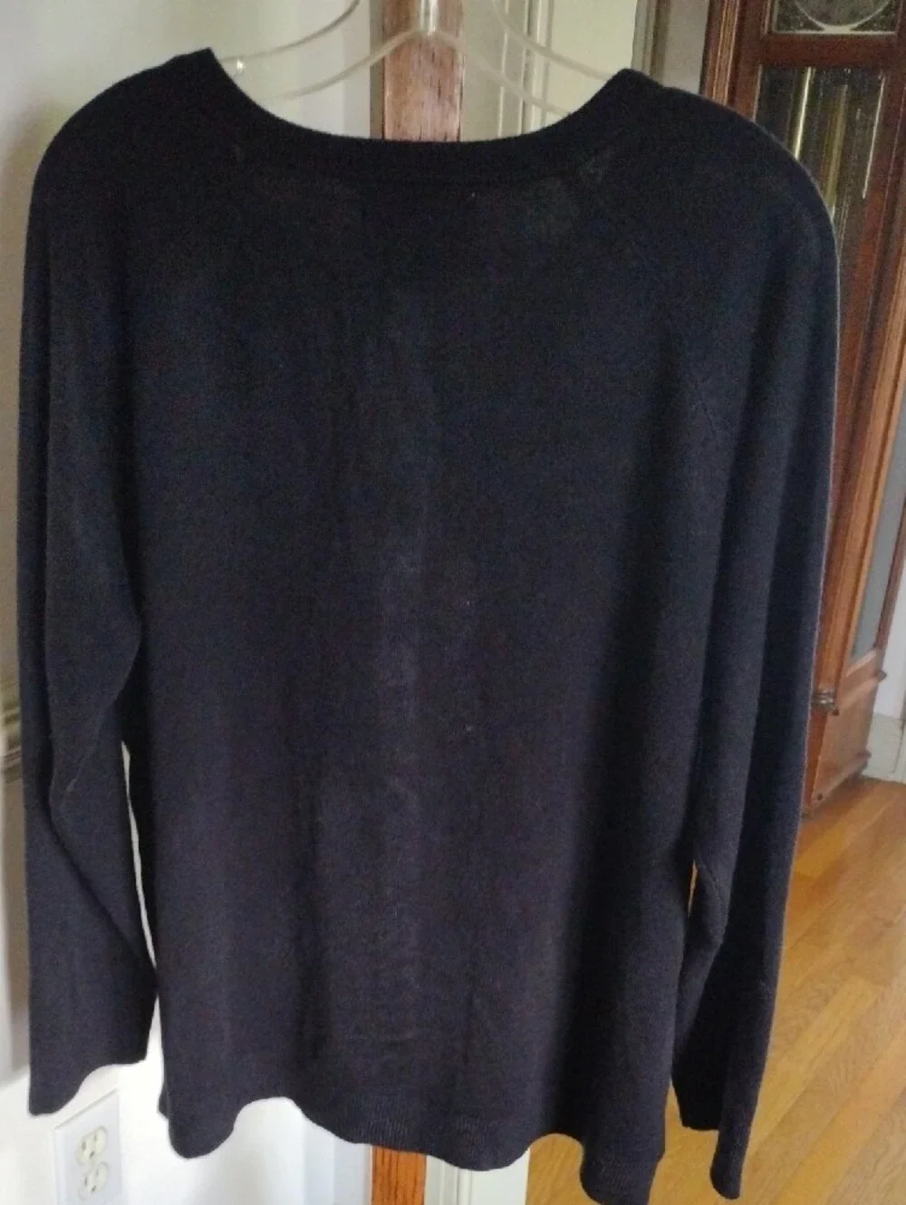 Carolyn Taylor Black Crewneck Thin Cardigan with Pearl Buttons